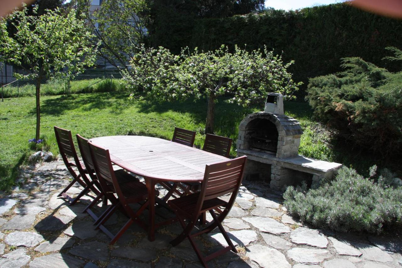 Chalet Avec Jardin Bourg-Saint-Maurice Exterior photo